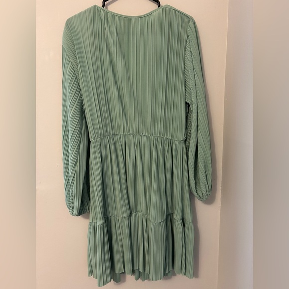 H&M Dress in Sage Green - Picture 2 of 3